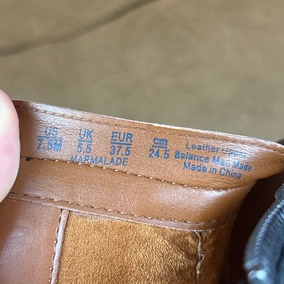 Franco Sarto Women’s 7.5 Black Leather Ankle Boots Block Heel Pointed Toe zip - Picture 7 of 7